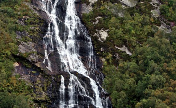 An den Steall Falls