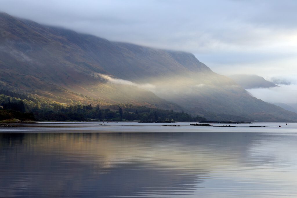 Sonnenaufgang über dem Loch Leven