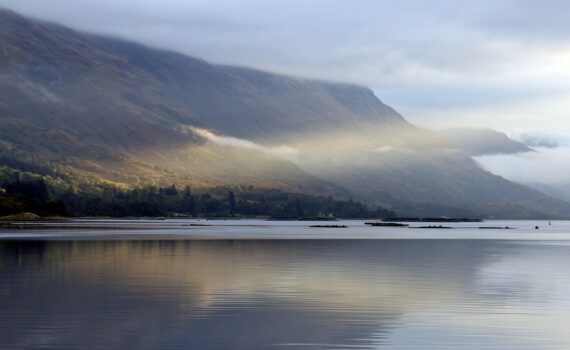 Sonnenaufgang über dem Loch Leven