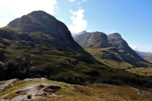 Die drei Schwestern im Glen Coe; Beinn Fhada (811 m), Stob Coire Raineach (925 m) und Stob Dearg (1021 m)