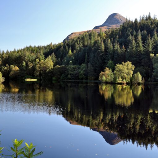 Am Glencoe Lochan mit Pap of Glencoe (Sgorr na Ciche, 742 m)