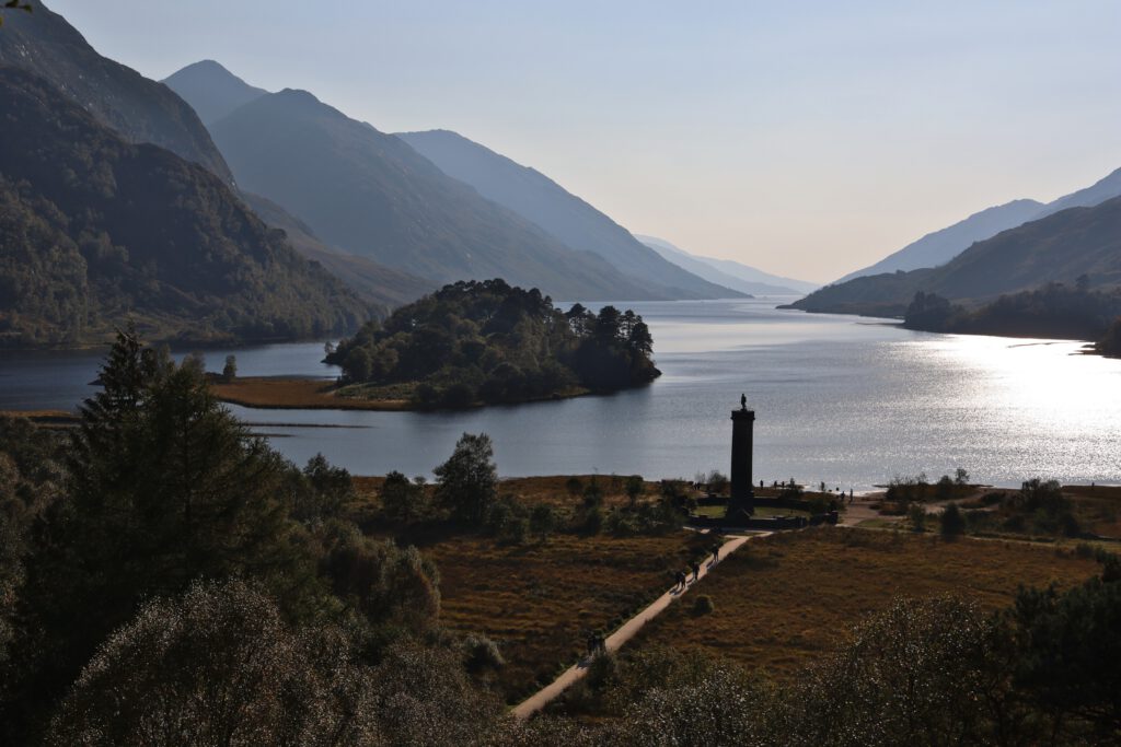 Loch Shiel mit Glenfinnan Monument