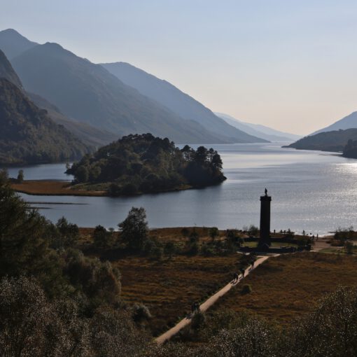 Loch Shiel mit Glenfinnan Monument