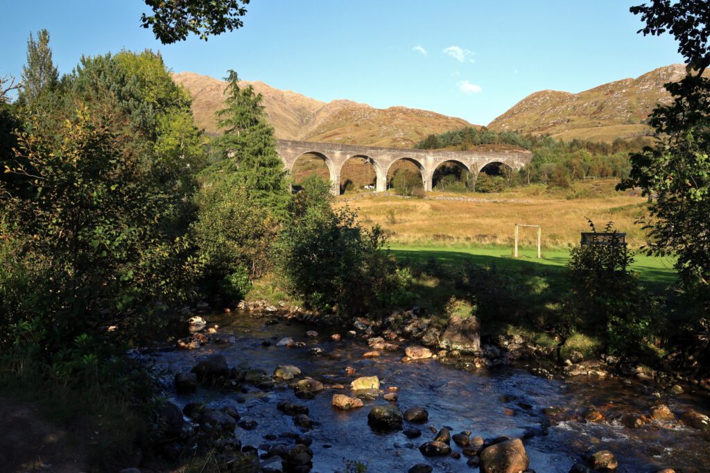 Der River Finnan und das Glenfinnan Viaduct