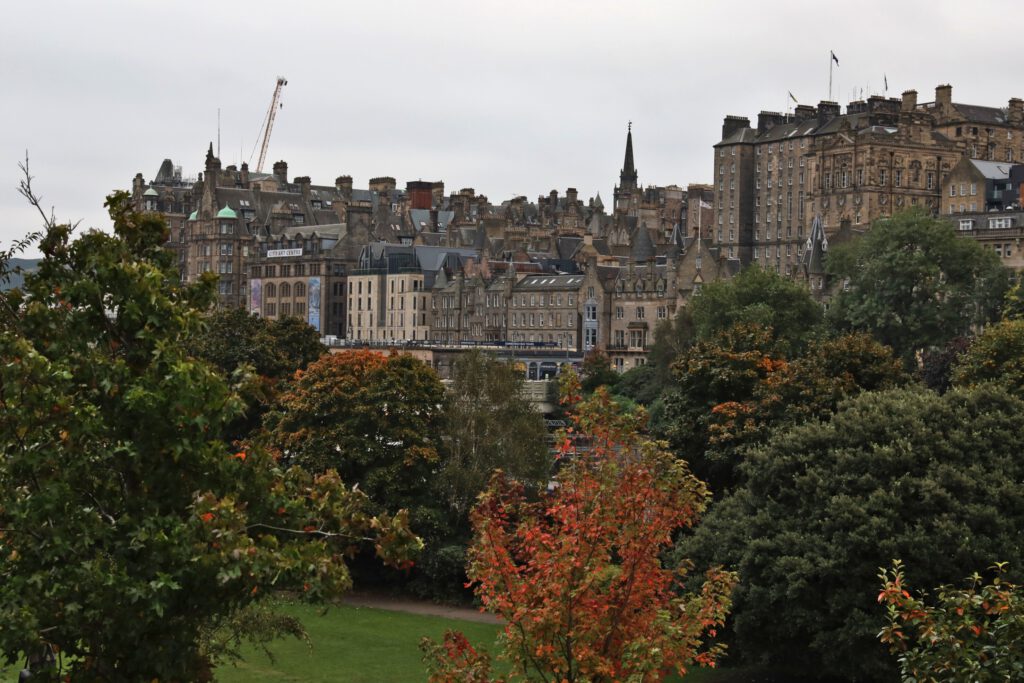 Blick zur Altstadt von den Östliche Princes Street Gardens aus