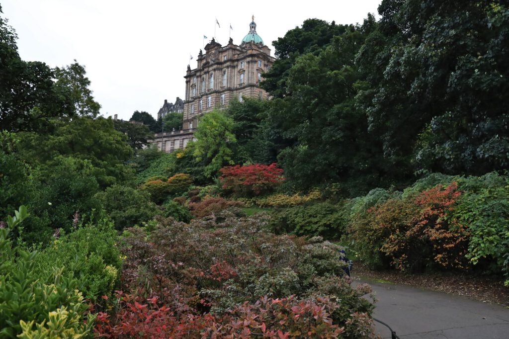 Blick zur Altstadt von den Östliche Princes Street Gardens aus