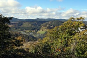 Blick zum Schneekopf vom Großen Hermannstein