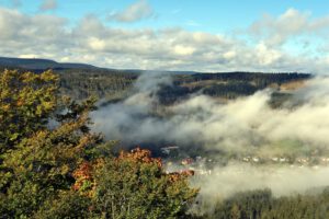 Blick auf Manebach vom Großen Hermannstein